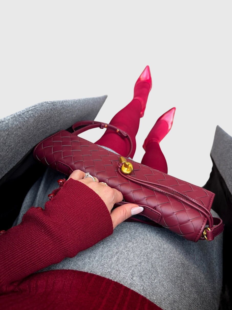 Camila - Elegant Slim Woven Clutch