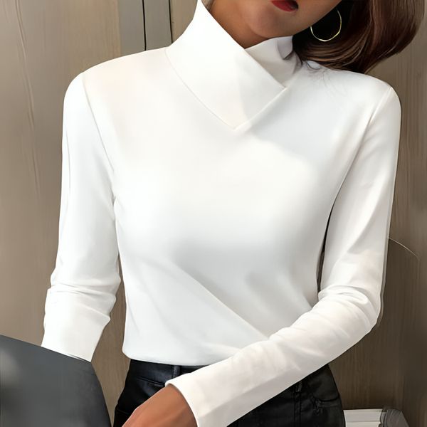 Avery | Chic Turtleneck T-shirt