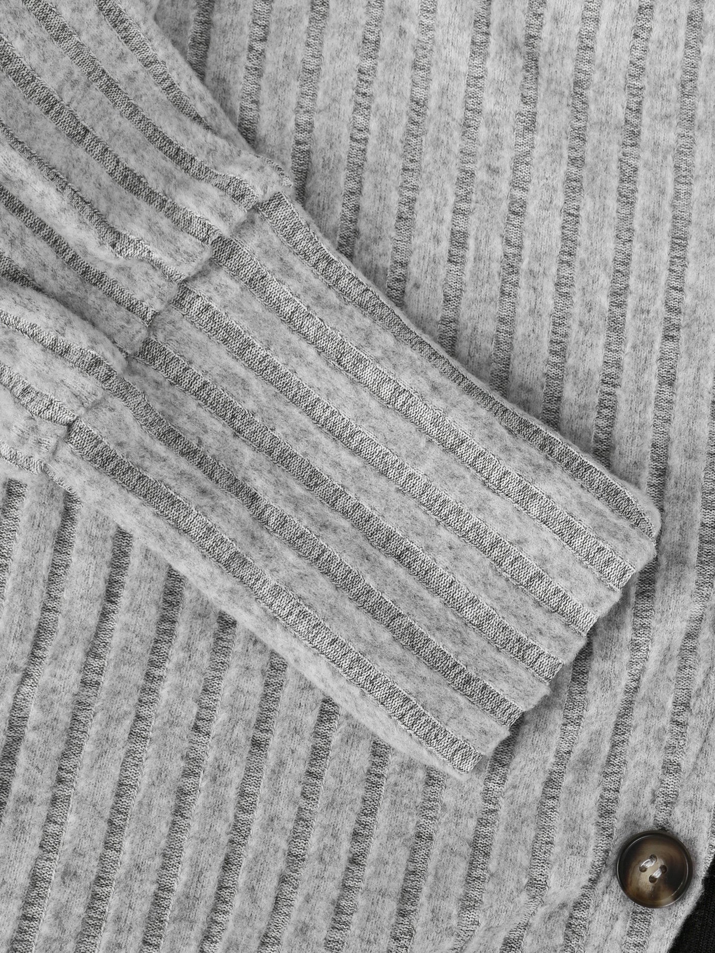 Calista – Contrast Button Knit