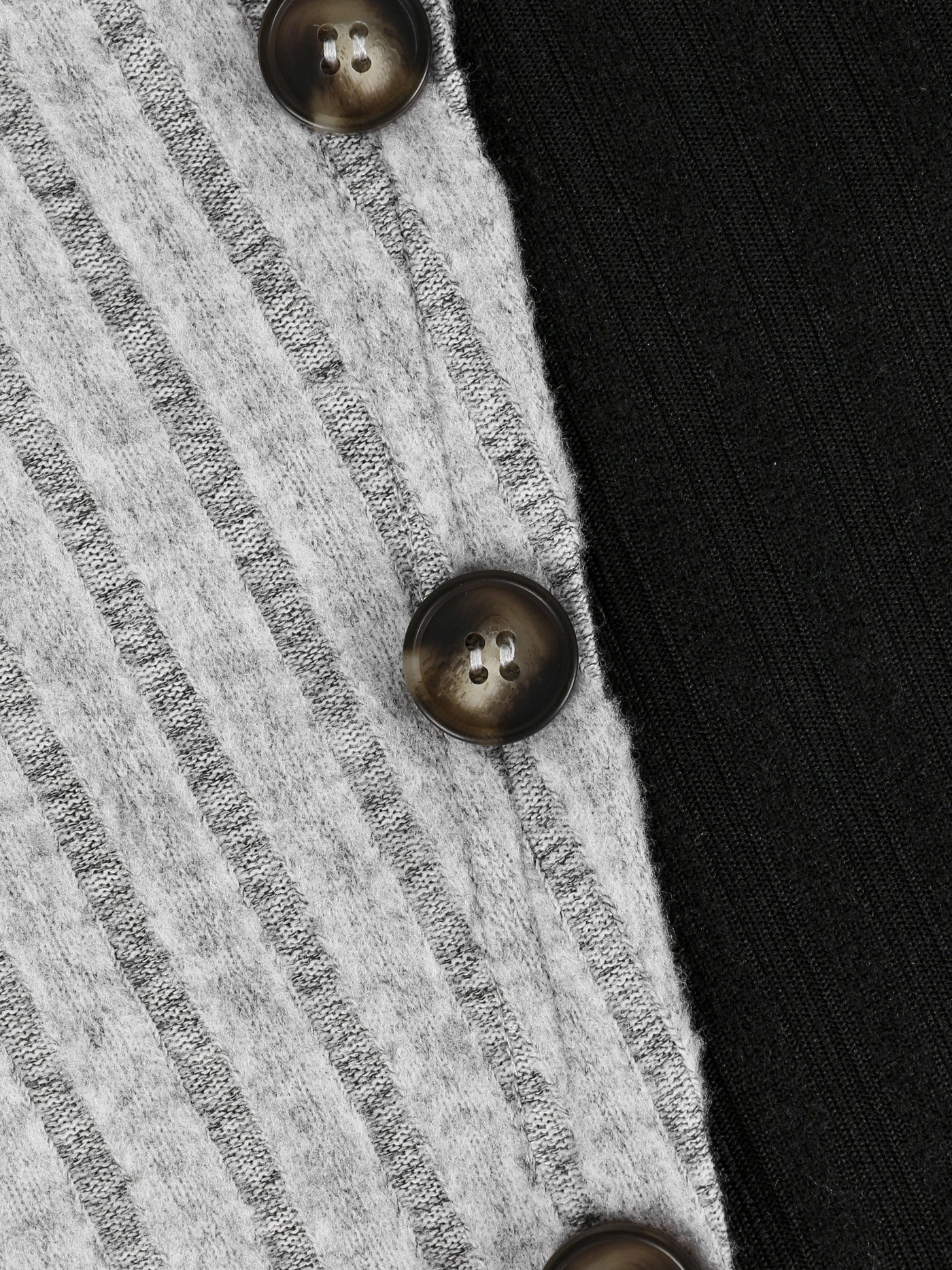 Calista – Contrast Button Knit